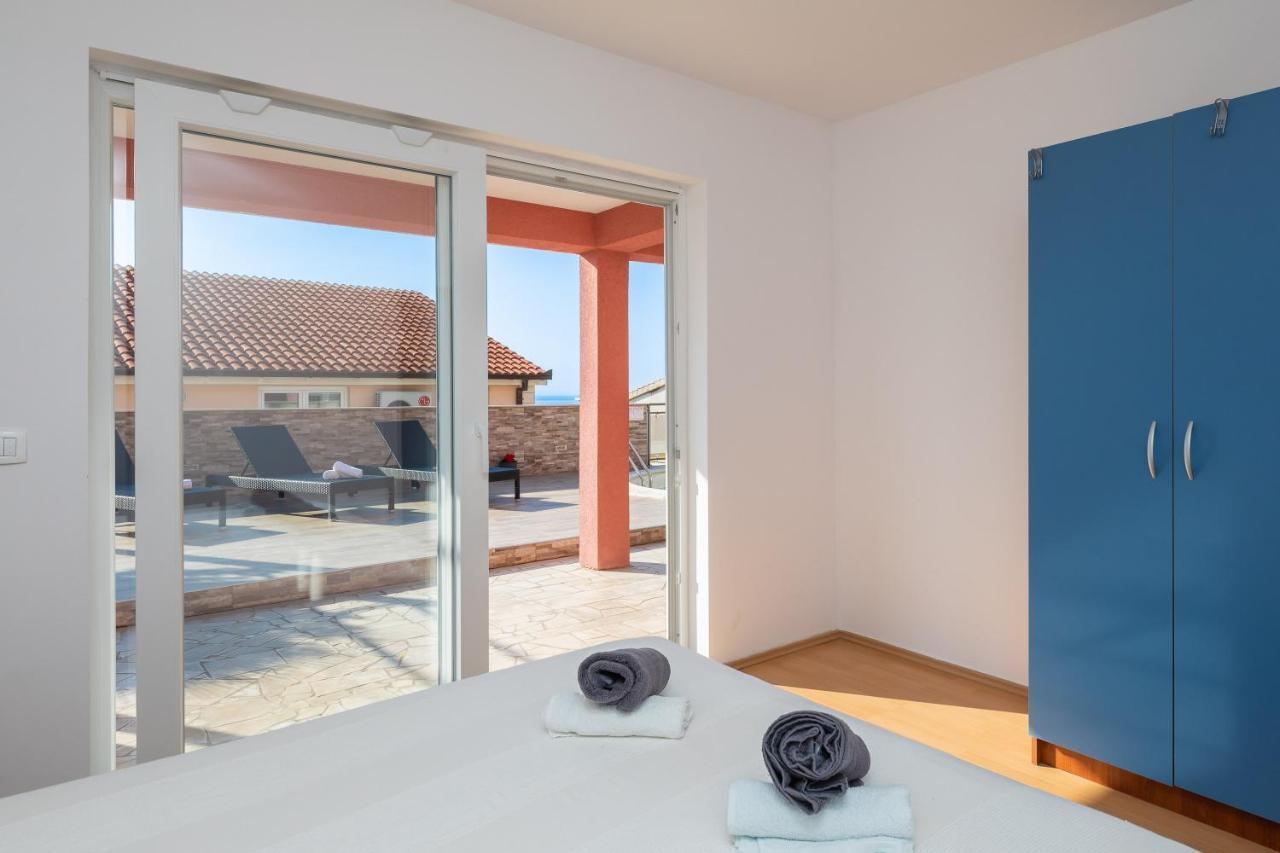 Solaris Holiday Home - Private Pool Stanici Exterior photo